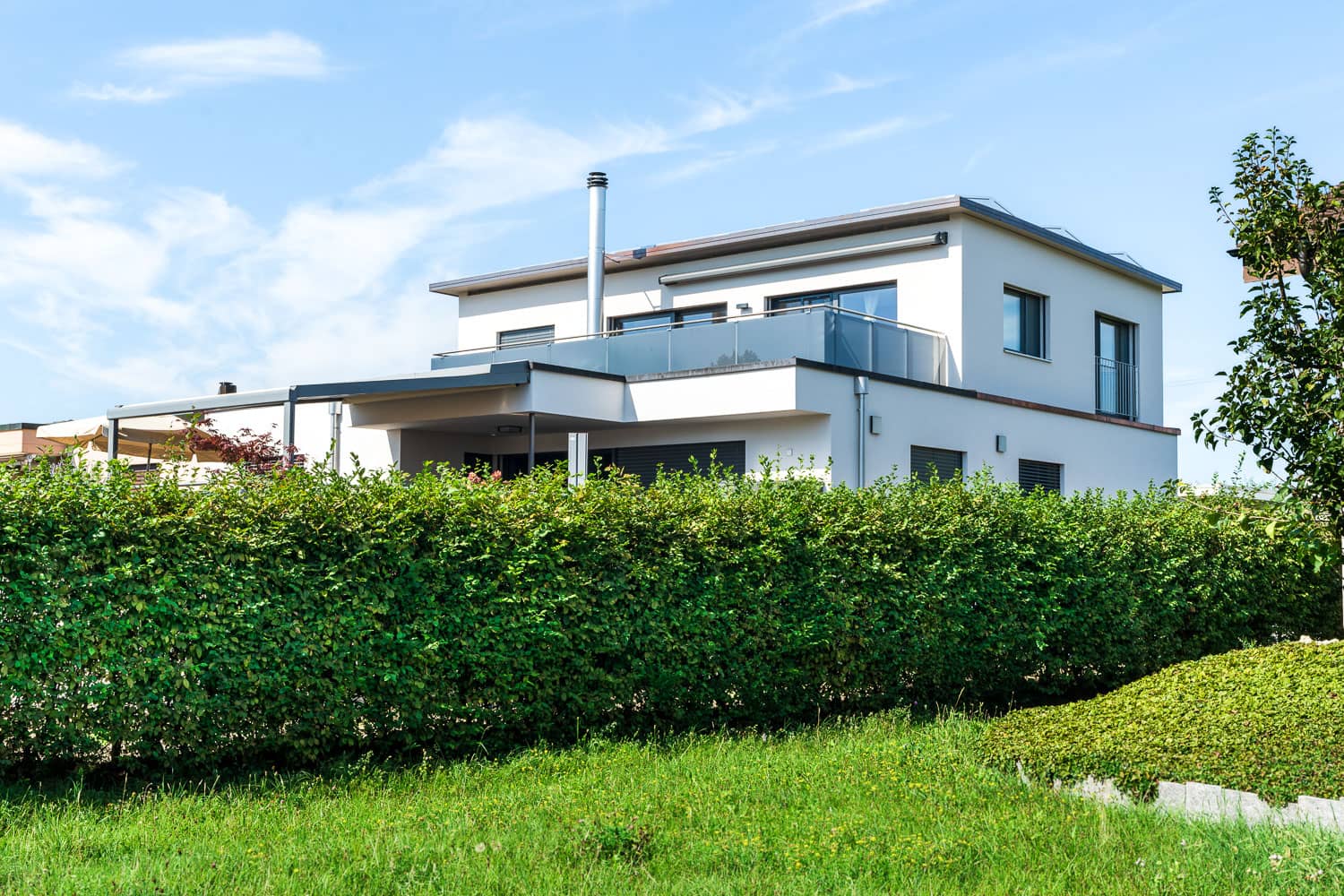 haller-architektur-angebot-aufstockung-umbau-anbau Modernes Flachdachhaus mit Garten