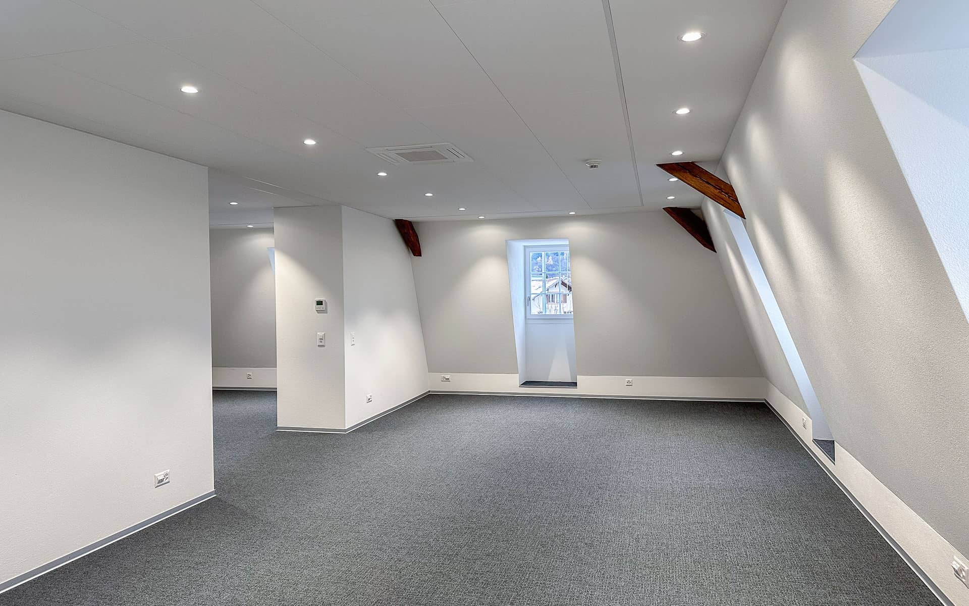 haller-architektur-umbau-clientis-oftringen-sparkasse-innenräume-dachgeschoss-mansarde
